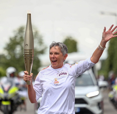 Relais de la Flamme Olympique pour les JO de Paris 2024 à Chartres
