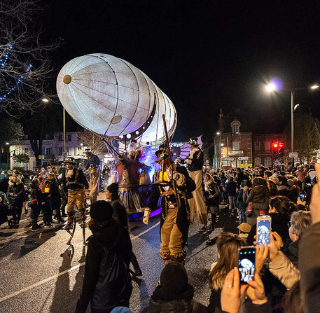 Noël à Chartres 2018, arrivée du Père Noël et spectacle de la compagnie La Grande Ourse – Ville de Chartres