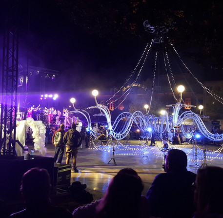 Spectacle participatif « Cristal Palace », de la compagnie Transe Express, place des Épars – Ville de Chartres