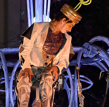 Spectacle participatif « Cristal Palace », de la compagnie Transe Express, place des Épars – Ville de Chartres