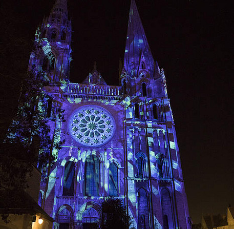 Noël à Chartres 2018, illumination spéciale Noël sur la cathédrale par Étienne Guiol – Ville de Chartres