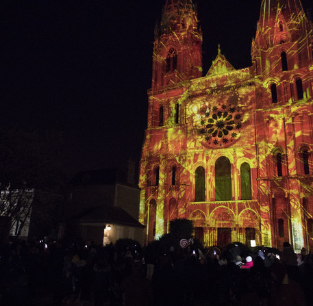 Noël à Chartres 2018, illumination spéciale Noël sur la cathédrale par Étienne Guiol – Ville de Chartres