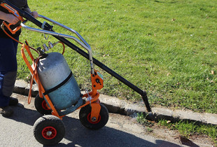 Un nouvel outil pour désherber : le ripagreen – Zéro phyto – Ville de Chartres