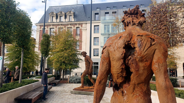 Les statues et monuments : David et Goliath – Ville de Chartres