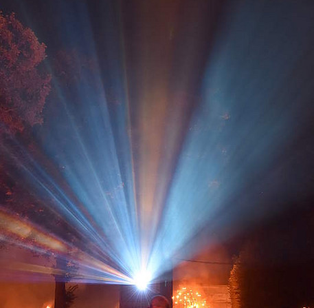 Installation de feu, de la compagnie Carabosse, jardins de l'Évêché – Ville de Chartres