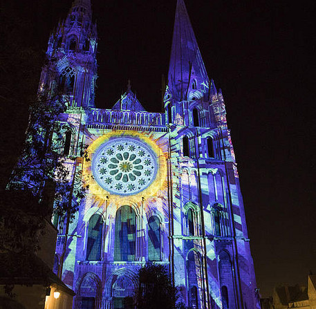 Noël à Chartres 2018, illumination spéciale Noël sur la cathédrale par Étienne Guiol – Ville de Chartres