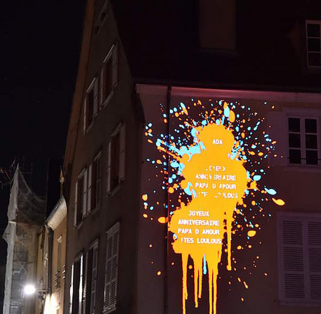 Animation participative « SMSlingshot », de Zöllner et Piatza GBR, place Cazalis – Ville de Chartres