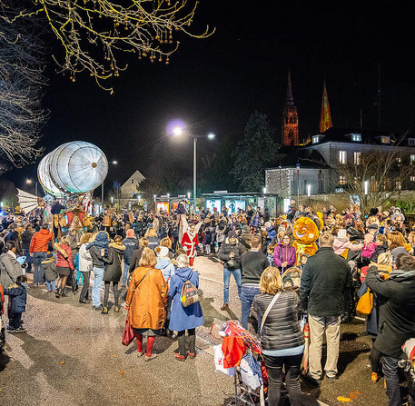 Noël à Chartres 2018, arrivée du Père Noël et spectacle de la compagnie La Grande Ourse – Ville de Chartres