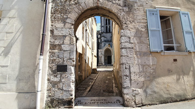 Vos vacances à Chartres : balade dans le cloître Notre-Dame – Ville de Chartres