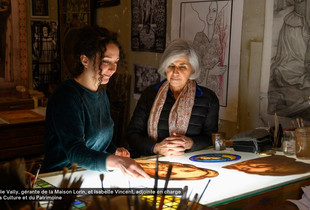 Élodie Vally, gérante de la Maison Lorin, et Isabelle Vincent, adjointe en charge de la Culture et du Patrimoine.