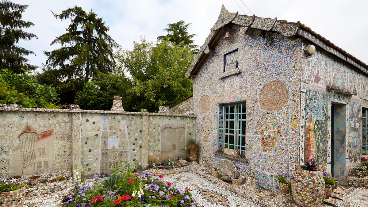 Maison Picassiette : la façade – Ville de Chartres