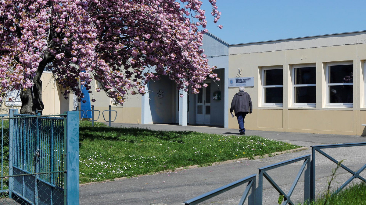 Façade du Centre de santé polyvalent du CCAS de Chartres