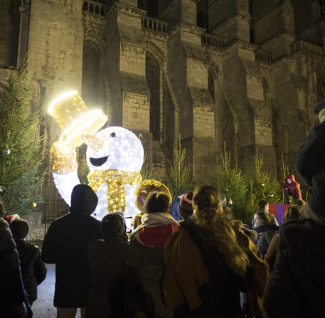 Noël à Chartres 2018, le bonhomme de neige vous salue – Ville de Chartres