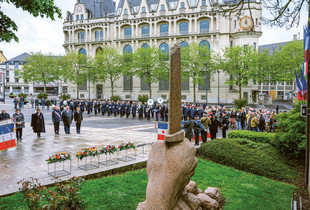 Commémoration de la Ville de Chartres au monument Jean-Moulin