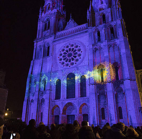 Noël à Chartres 2018, illumination spéciale Noël sur la cathédrale par Étienne Guiol – Ville de Chartres