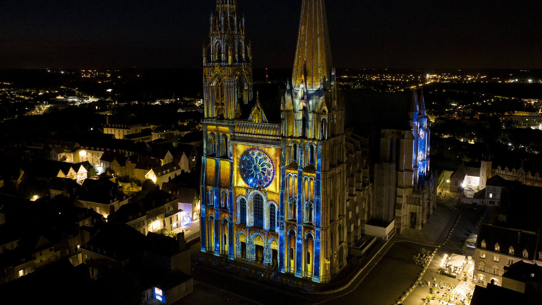 Portail Royal de la cathédrale de Chartres - Chartres en lumières