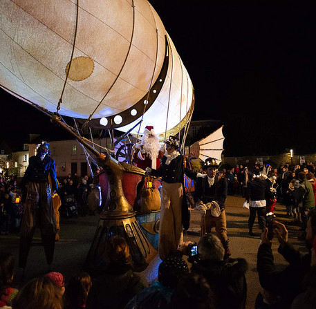 Noël à Chartres 2018, arrivée du Père Noël et spectacle de la compagnie La Grande Ourse – Ville de Chartres