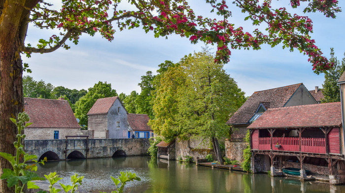 Pont et lavoir Saint-Père – Ville de Chartres