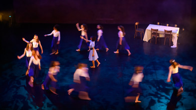 Cliquer pour en savoir plus Spectacle de danse du Conservatoire à rayonnement départemental de Chartres sur la scéne du théâtre