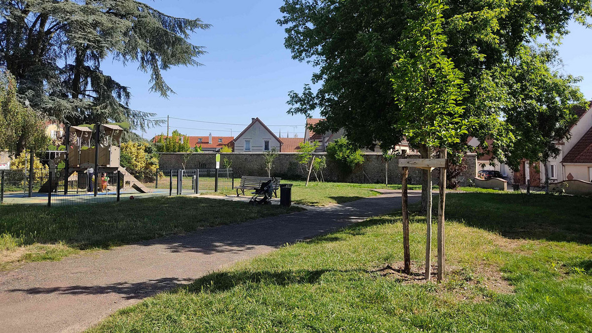 Parc des Comtesses (ou square Voltaire)