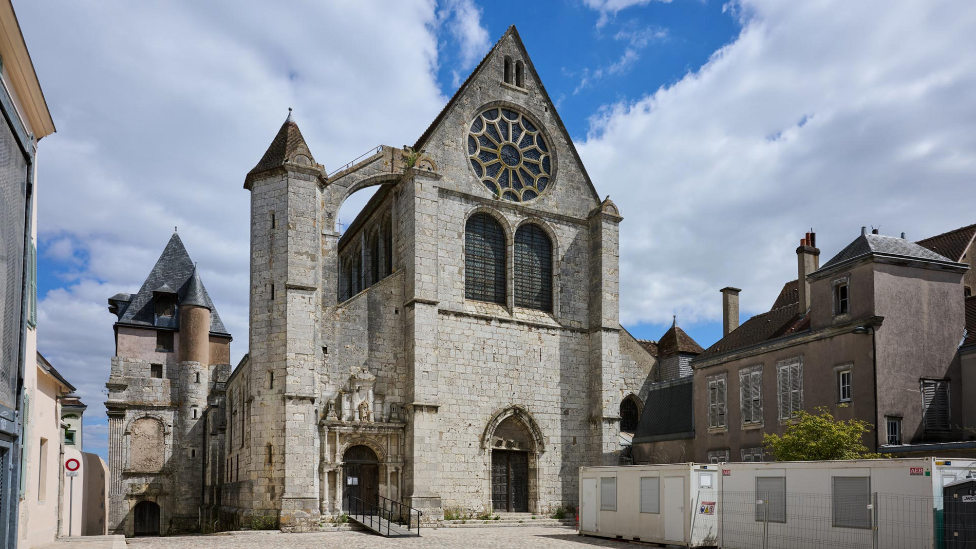 Église Saint-Aignan : façade principale