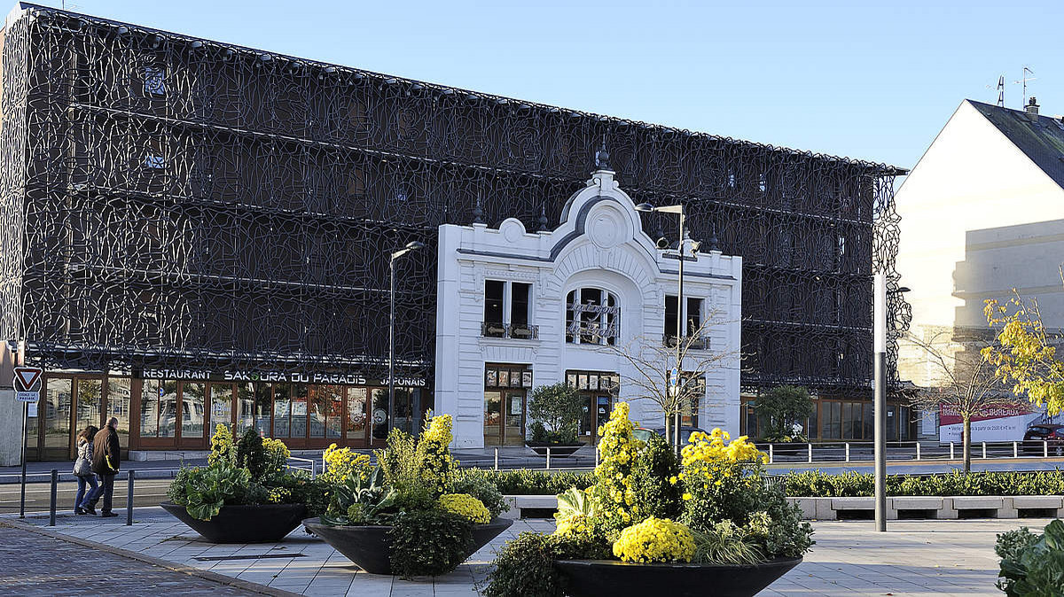 Les Enfants du Paradis, façade de jour – Patrimoine contemporain de la Ville de Chartres