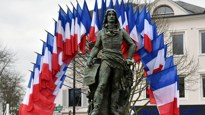 Les statues et monuments : Marceau – Ville de Chartres