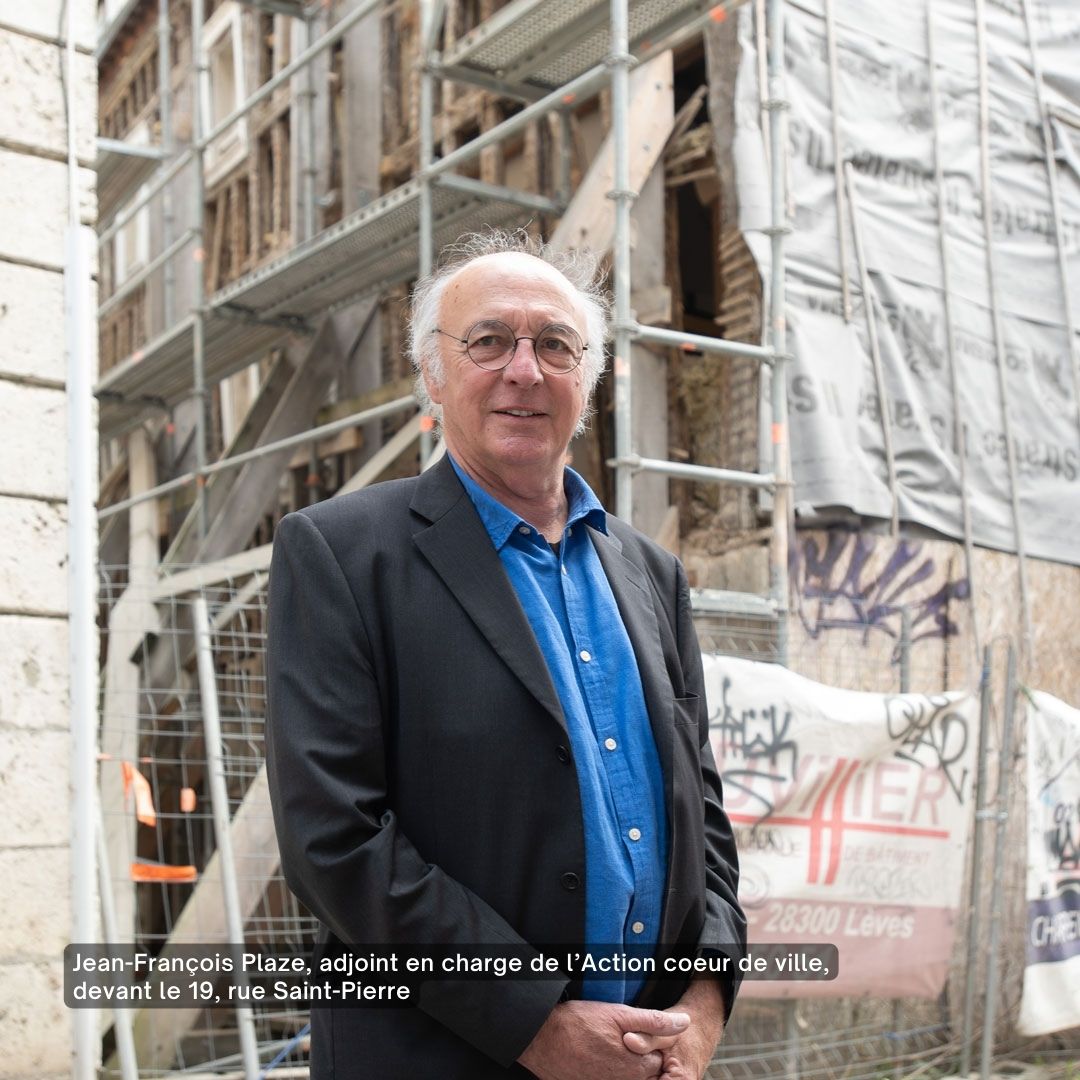 Jean-François Plaze, adjoint en charge de l’Action coeur de ville, devant le 19, rue Saint-Pierre