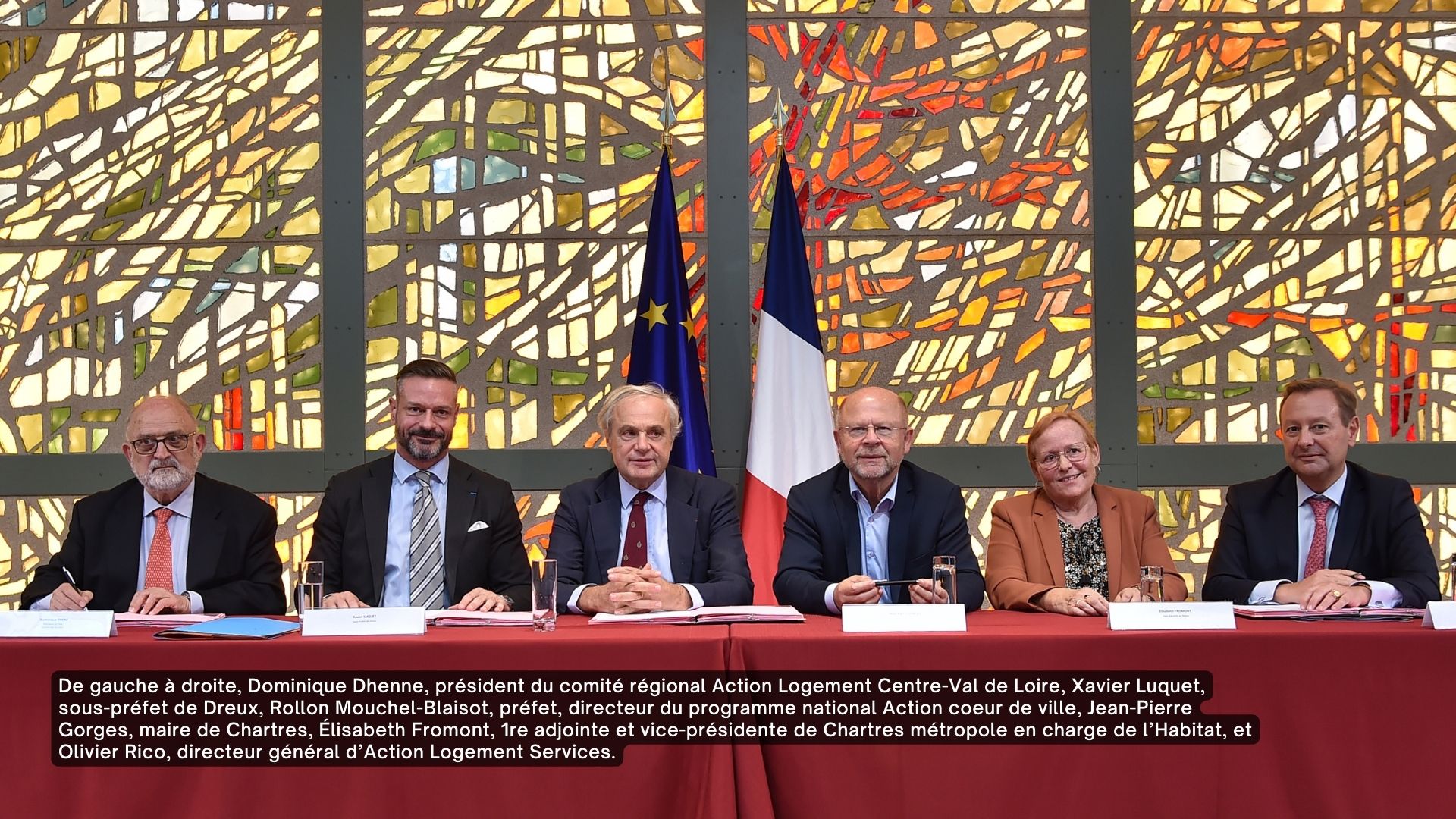 De gauche à droite, Dominique Dhenne, président du comité régional Action Logement Centre-Val de Loire, Xavier Luquet, sous-préfet de Dreux, Rollon Mouchel-Blaisot, préfet, directeur du programme national Action coeur de ville, Jean-Pierre Gorges, maire de Chartres, Élisabeth Fromont, 1re adjointe et vice-présidente de Chartres métropole en charge de l’Habitat, et Olivier Rico, directeur général d’Action Logement Services