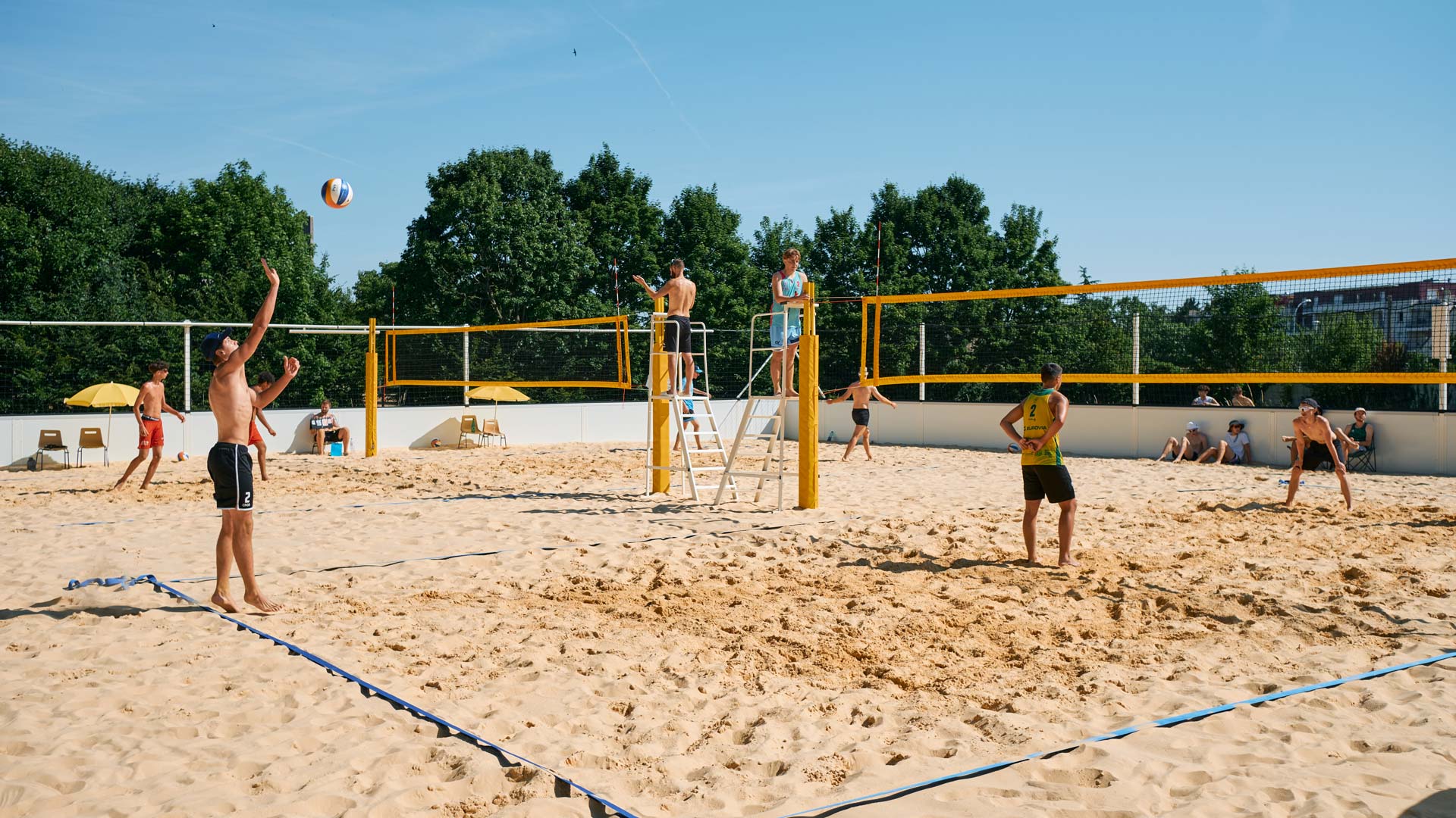 Matchs sur les terrains de beach volley