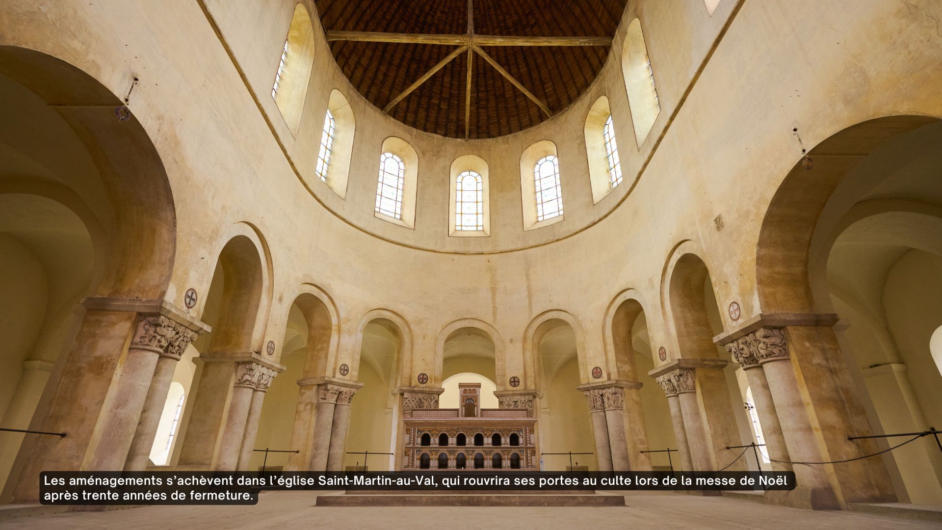 L'intérieur de l'église Saint-Martin-au-Val avant la réouverture au public.