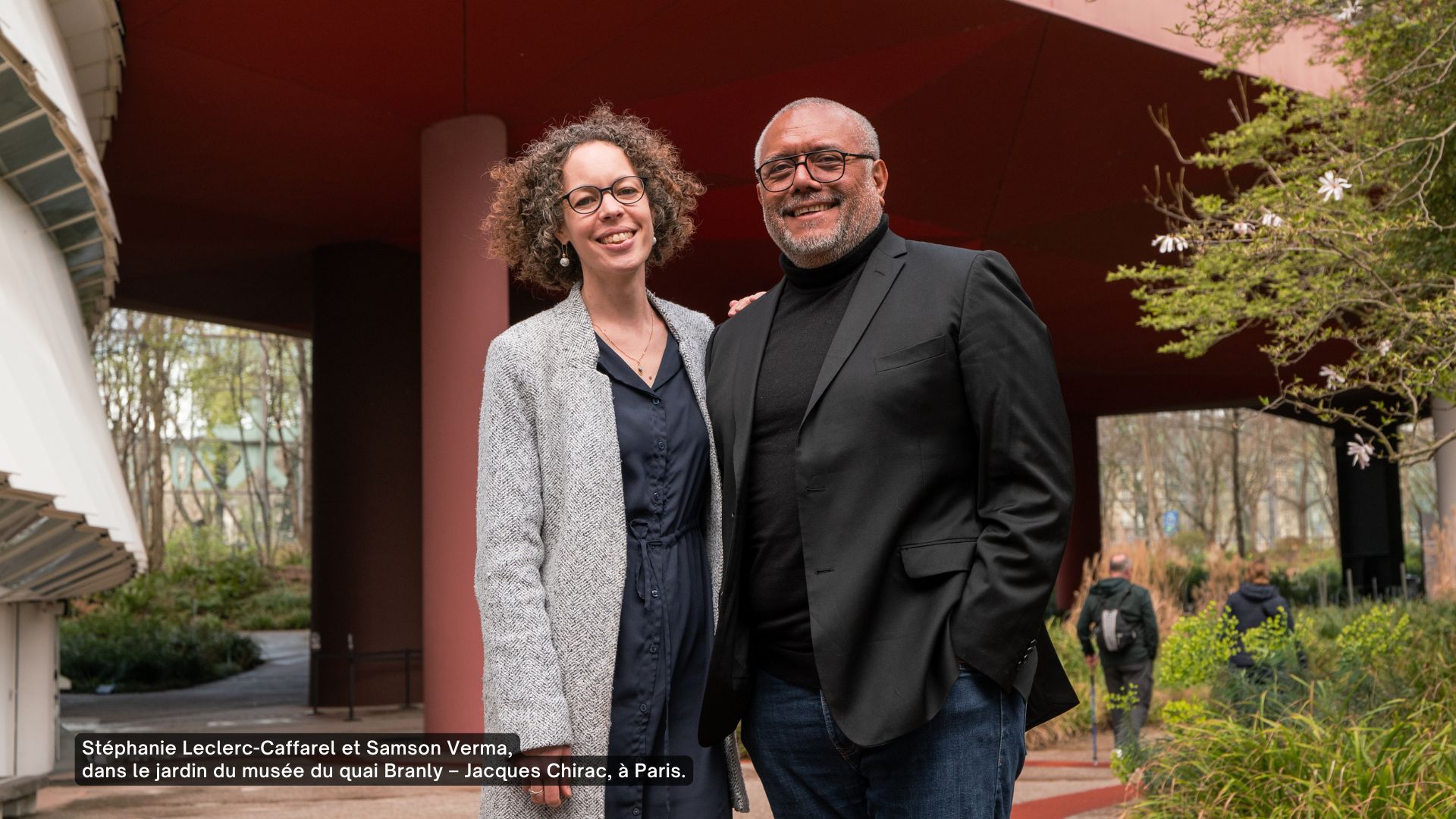 St&eacute;phanie Leclerc-Caffarel et Samson Verma, commissaires de l'exposition &laquo; Fidji 1838. Face &agrave; face &raquo;