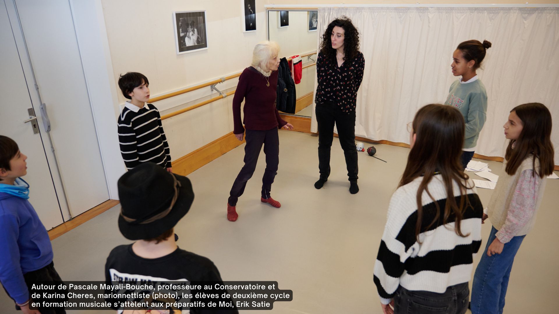 Autour de Pascale Mayali-Bouche, professeure au Conservatoire et de Karina Cheres, marionnettiste (photo), les &eacute;l&egrave;ves de deuxi&egrave;me cycle en formation musicale s&rsquo;att&egrave;lent aux pr&eacute;paratifs de Moi, Erik Satie