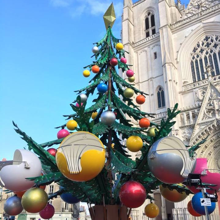 Manège sapin de Noël - Noël à Chartres 2022