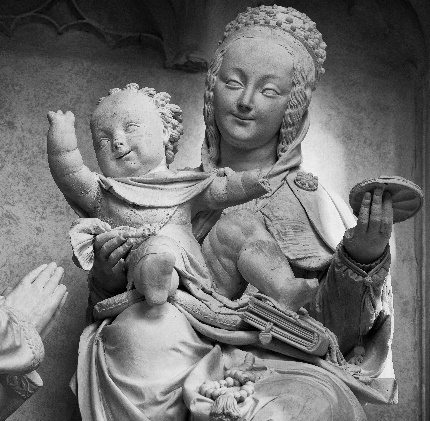 1.Marie et l’enfant Jésus - Sculpture de la clôture du Chœur. Cathédrale de Chartres 