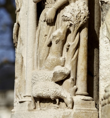 24. Chèvre divagante. Scène symbolique de l’élevage. Porche nord – baie de droite. Cathédrale de Chartres