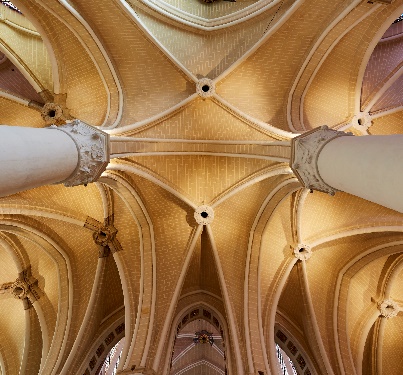 27. Contre plongée sur les voûtes du double déambulatoire. Cathédrale de Chartres